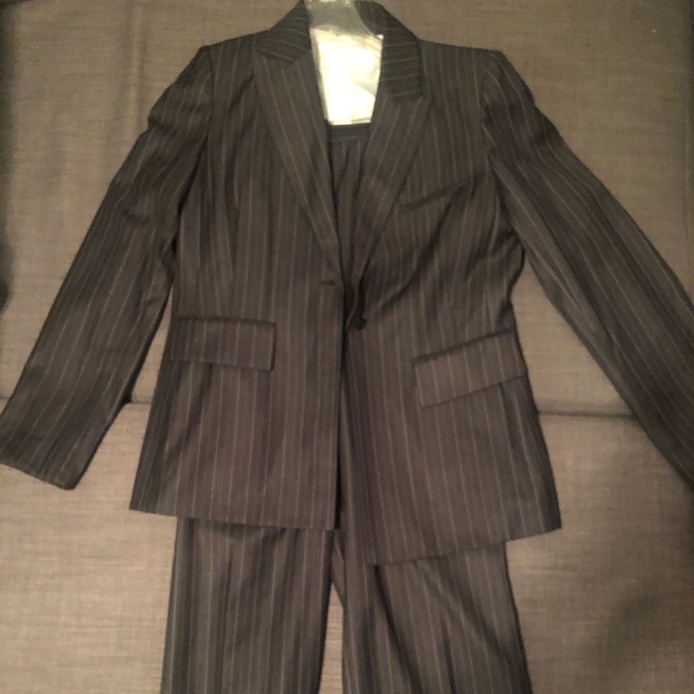 Calvin Klein women’s 2 piece pantsuit